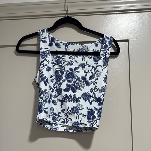 Smith & Quinn Maxine Floral Blue and White Women's Crop Top - Picture 1 of 4